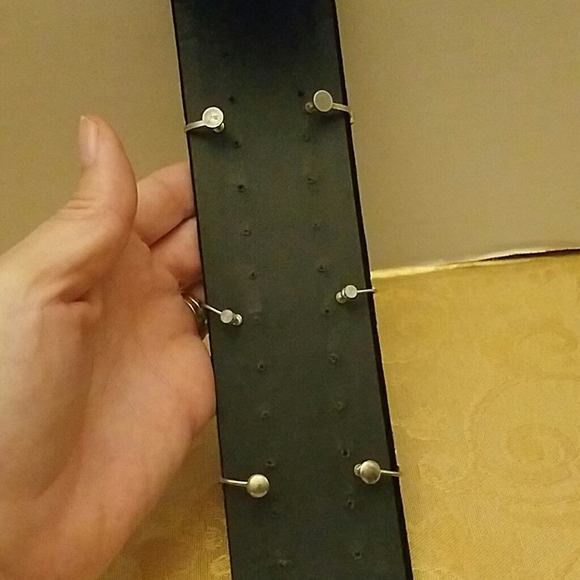 Vintage screw earrings - Picture 2 of 7